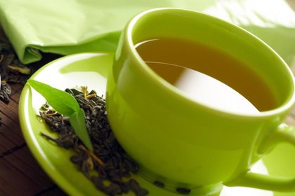 rsz_healthy-green-tea-cup-tea-leaves